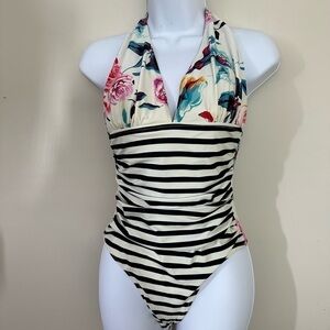 Cupshe sz sm one piece swimsuit mixed media like new